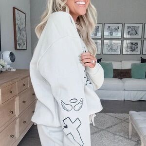 Womens “Citizen of Heaven” Sweatshirt sz XL cream